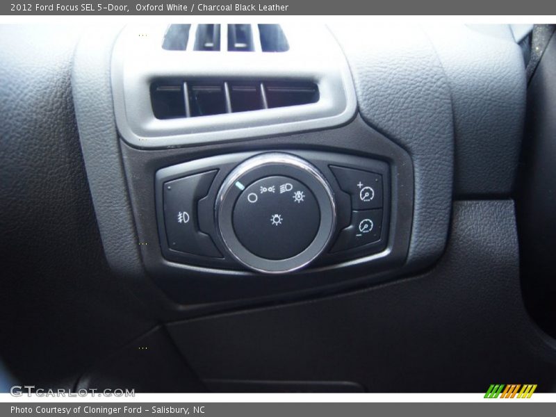 Oxford White / Charcoal Black Leather 2012 Ford Focus SEL 5-Door