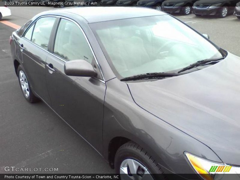 Magnetic Gray Metallic / Ash 2009 Toyota Camry LE