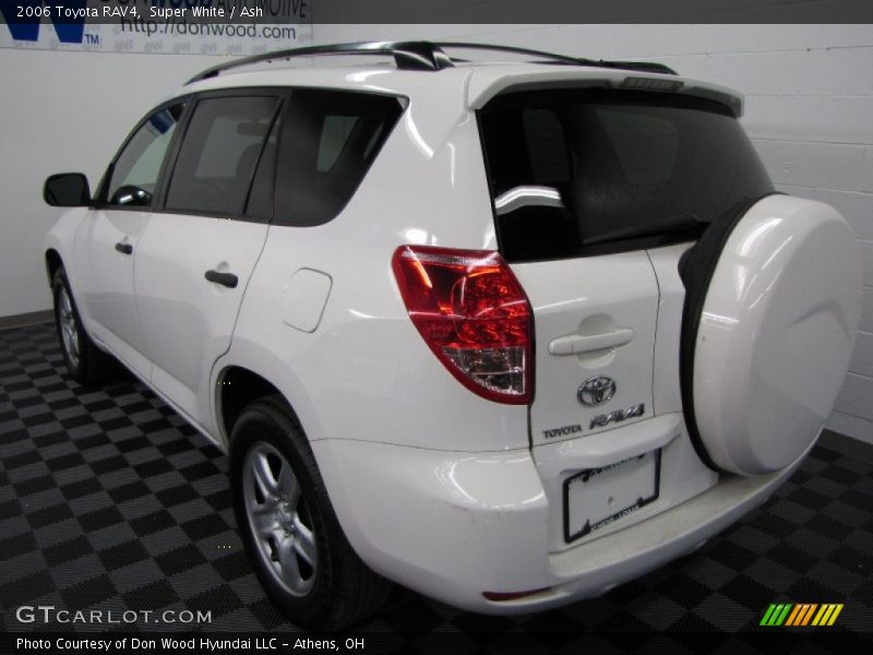 Super White / Ash 2006 Toyota RAV4