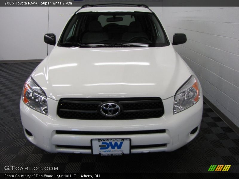 Super White / Ash 2006 Toyota RAV4