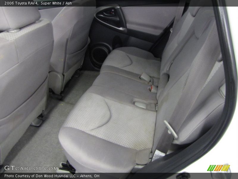 Super White / Ash 2006 Toyota RAV4