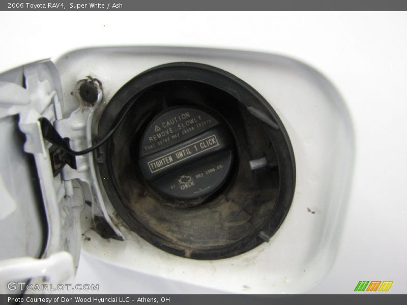 Super White / Ash 2006 Toyota RAV4