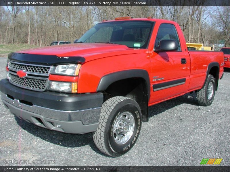 Front 3/4 View of 2005 Silverado 2500HD LS Regular Cab 4x4