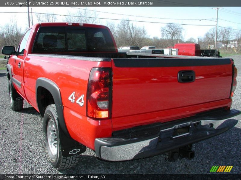 Victory Red / Dark Charcoal 2005 Chevrolet Silverado 2500HD LS Regular Cab 4x4