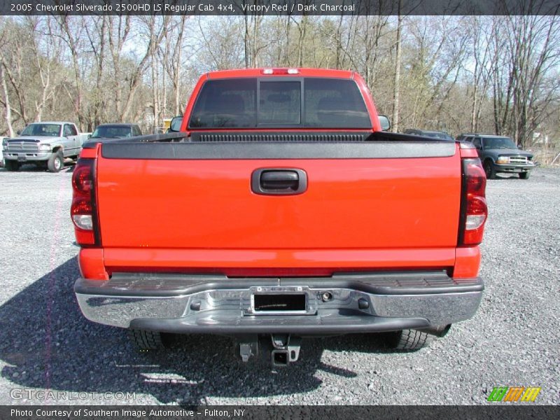 Victory Red / Dark Charcoal 2005 Chevrolet Silverado 2500HD LS Regular Cab 4x4