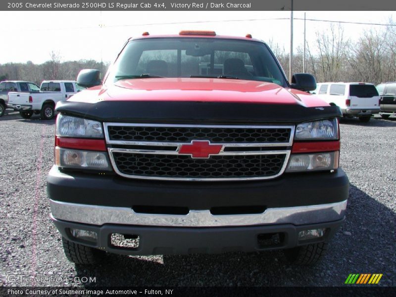 Victory Red / Dark Charcoal 2005 Chevrolet Silverado 2500HD LS Regular Cab 4x4