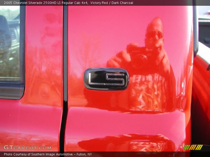  2005 Silverado 2500HD LS Regular Cab 4x4 Logo