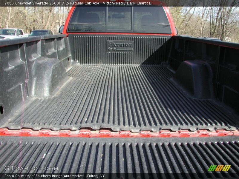 Victory Red / Dark Charcoal 2005 Chevrolet Silverado 2500HD LS Regular Cab 4x4