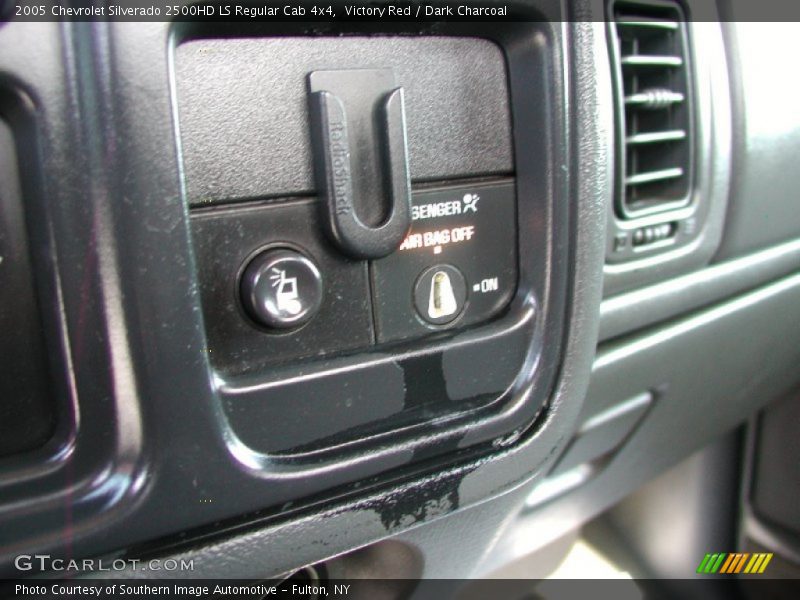 Victory Red / Dark Charcoal 2005 Chevrolet Silverado 2500HD LS Regular Cab 4x4
