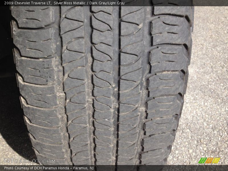 Silver Moss Metallic / Dark Gray/Light Gray 2009 Chevrolet Traverse LT