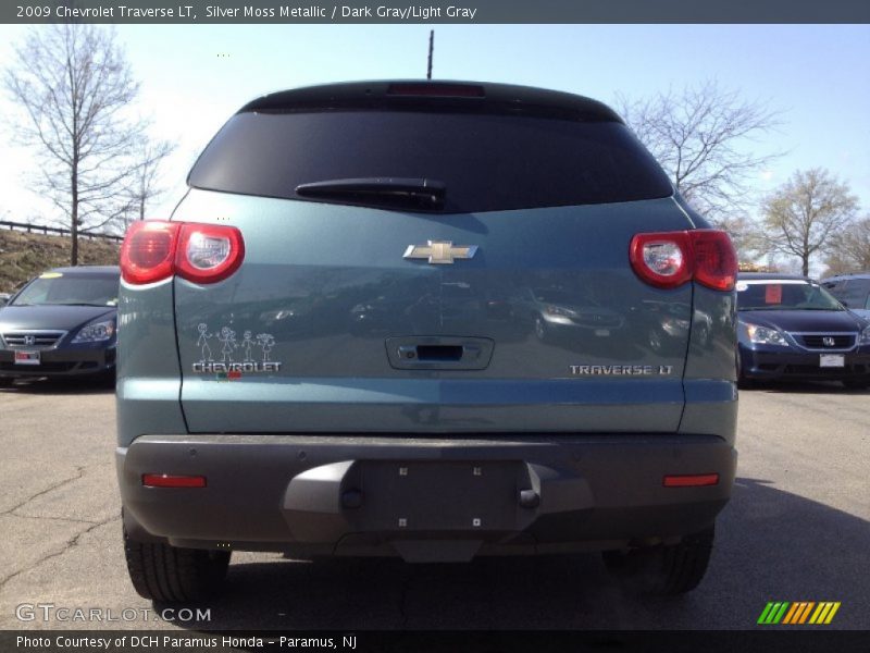 Silver Moss Metallic / Dark Gray/Light Gray 2009 Chevrolet Traverse LT