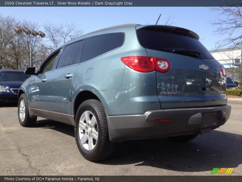 Silver Moss Metallic / Dark Gray/Light Gray 2009 Chevrolet Traverse LT