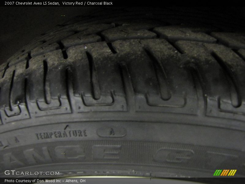 Victory Red / Charcoal Black 2007 Chevrolet Aveo LS Sedan
