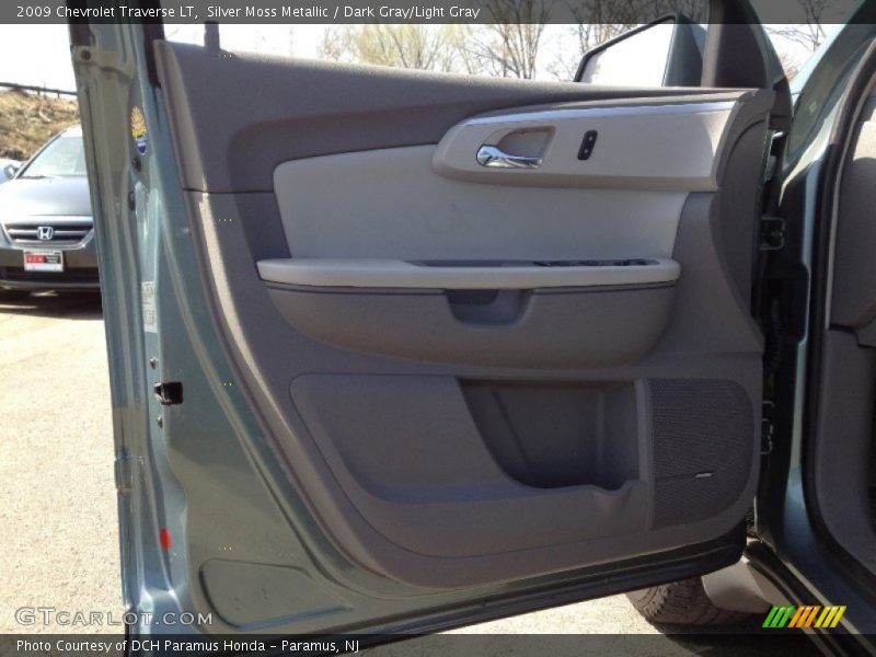 Silver Moss Metallic / Dark Gray/Light Gray 2009 Chevrolet Traverse LT