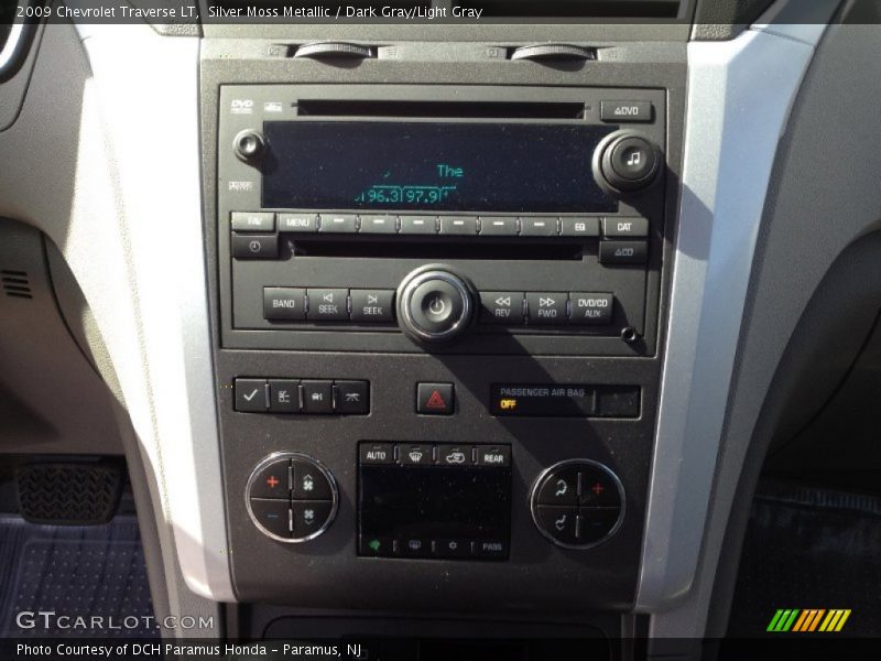 Silver Moss Metallic / Dark Gray/Light Gray 2009 Chevrolet Traverse LT