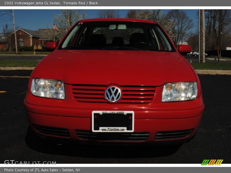 Tornado Red / Black 2002 Volkswagen Jetta GL Sedan
