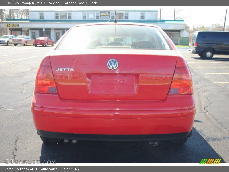 Tornado Red / Black 2002 Volkswagen Jetta GL Sedan