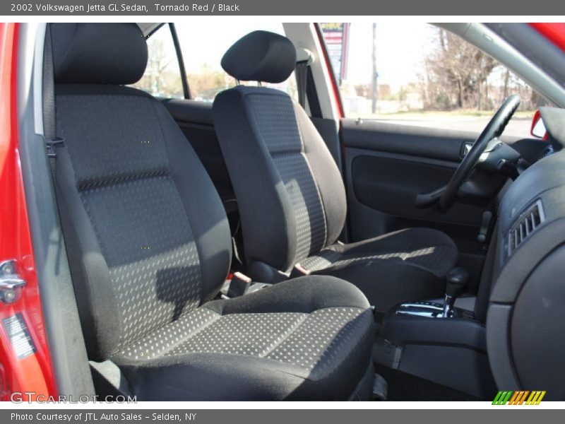 Tornado Red / Black 2002 Volkswagen Jetta GL Sedan