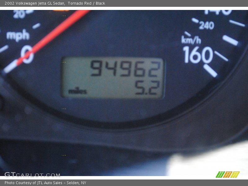 Tornado Red / Black 2002 Volkswagen Jetta GL Sedan