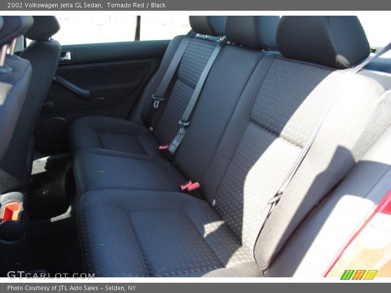Tornado Red / Black 2002 Volkswagen Jetta GL Sedan