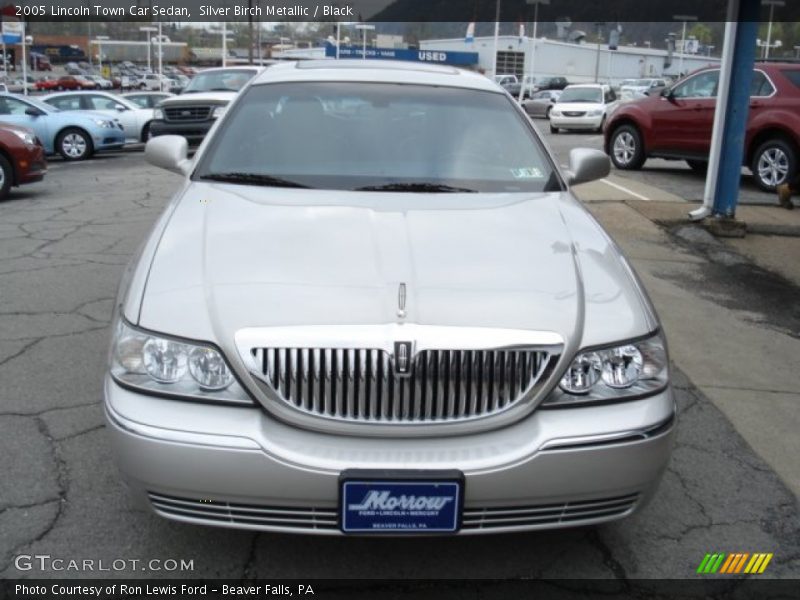 Silver Birch Metallic / Black 2005 Lincoln Town Car Sedan