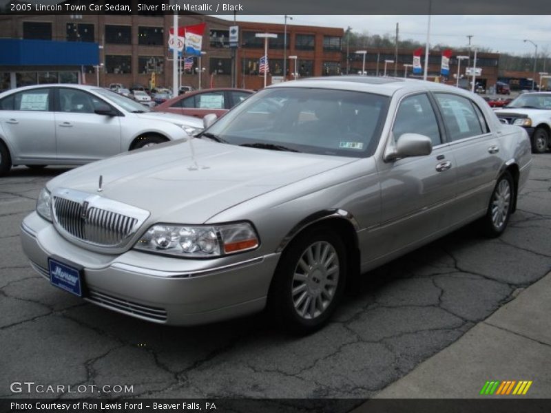 Silver Birch Metallic / Black 2005 Lincoln Town Car Sedan