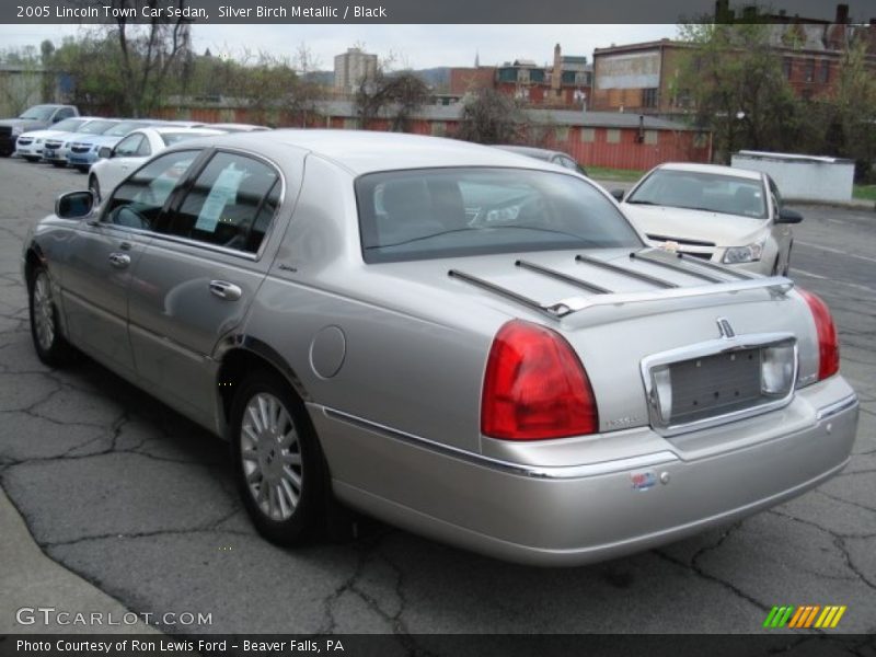 Silver Birch Metallic / Black 2005 Lincoln Town Car Sedan