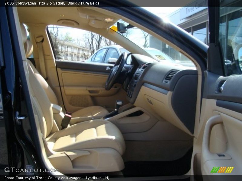 Black / Pure Beige 2005 Volkswagen Jetta 2.5 Sedan