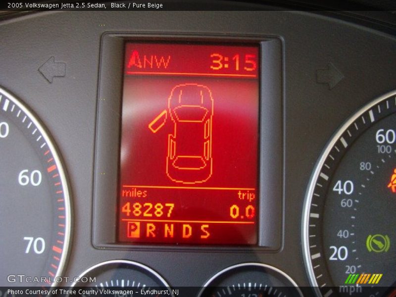 Black / Pure Beige 2005 Volkswagen Jetta 2.5 Sedan