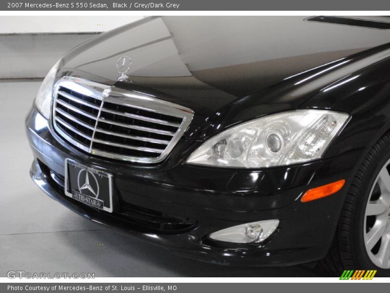 Black / Grey/Dark Grey 2007 Mercedes-Benz S 550 Sedan