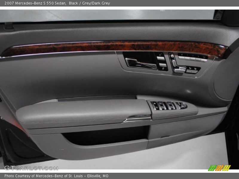 Black / Grey/Dark Grey 2007 Mercedes-Benz S 550 Sedan