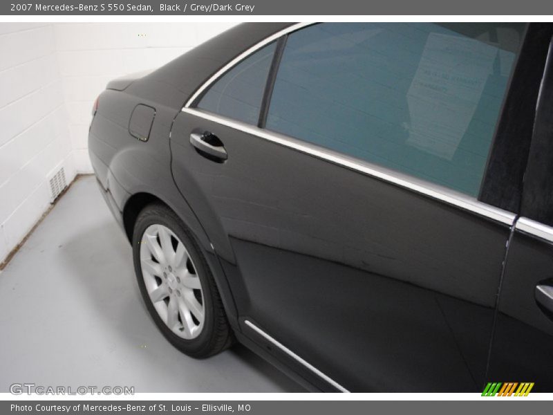 Black / Grey/Dark Grey 2007 Mercedes-Benz S 550 Sedan