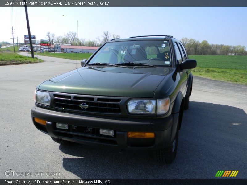 Dark Green Pearl / Gray 1997 Nissan Pathfinder XE 4x4