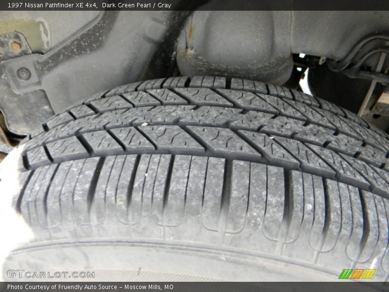 Dark Green Pearl / Gray 1997 Nissan Pathfinder XE 4x4