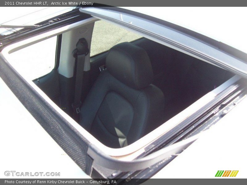 Arctic Ice White / Ebony 2011 Chevrolet HHR LT