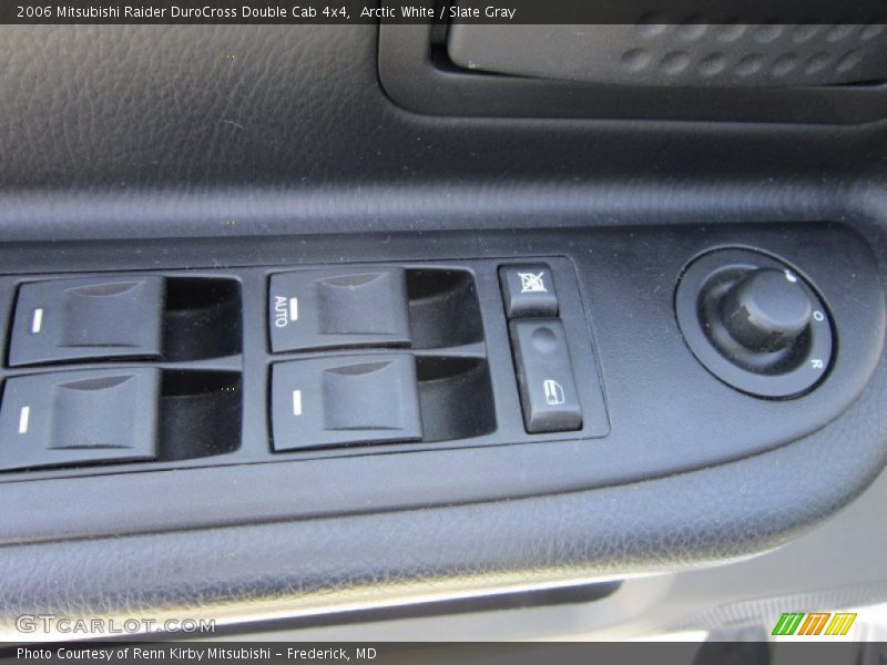 Arctic White / Slate Gray 2006 Mitsubishi Raider DuroCross Double Cab 4x4