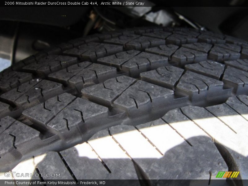 Arctic White / Slate Gray 2006 Mitsubishi Raider DuroCross Double Cab 4x4