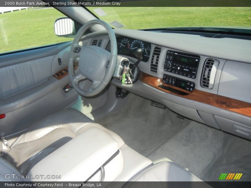 Sterling Silver Metallic / Medium Gray 2000 Buick Park Avenue