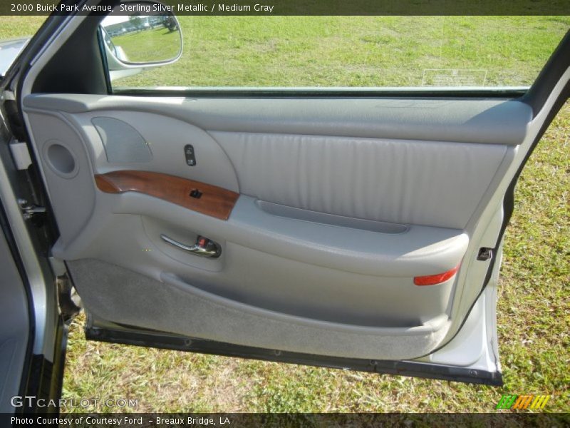 Sterling Silver Metallic / Medium Gray 2000 Buick Park Avenue