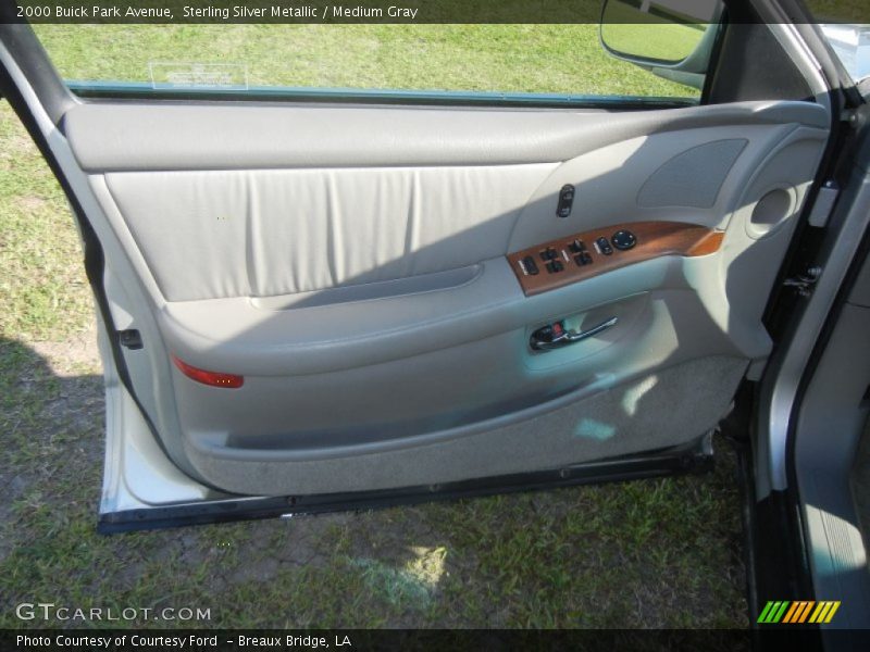 Sterling Silver Metallic / Medium Gray 2000 Buick Park Avenue