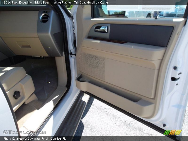White Platinum Tri-Coat Metallic / Camel 2010 Ford Expedition Eddie Bauer