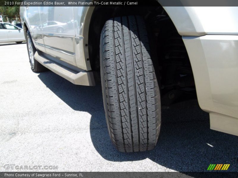 White Platinum Tri-Coat Metallic / Camel 2010 Ford Expedition Eddie Bauer
