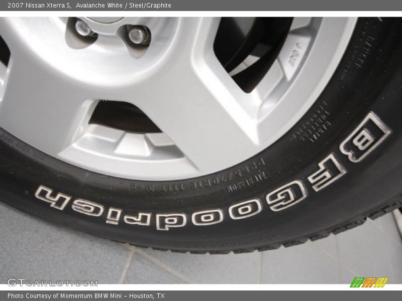 Avalanche White / Steel/Graphite 2007 Nissan Xterra S