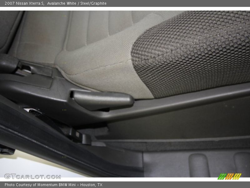 Avalanche White / Steel/Graphite 2007 Nissan Xterra S