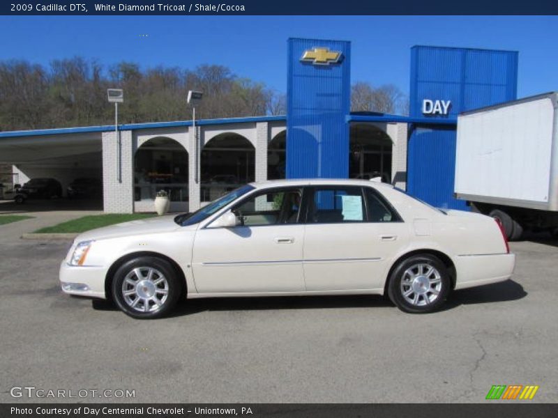 White Diamond Tricoat / Shale/Cocoa 2009 Cadillac DTS