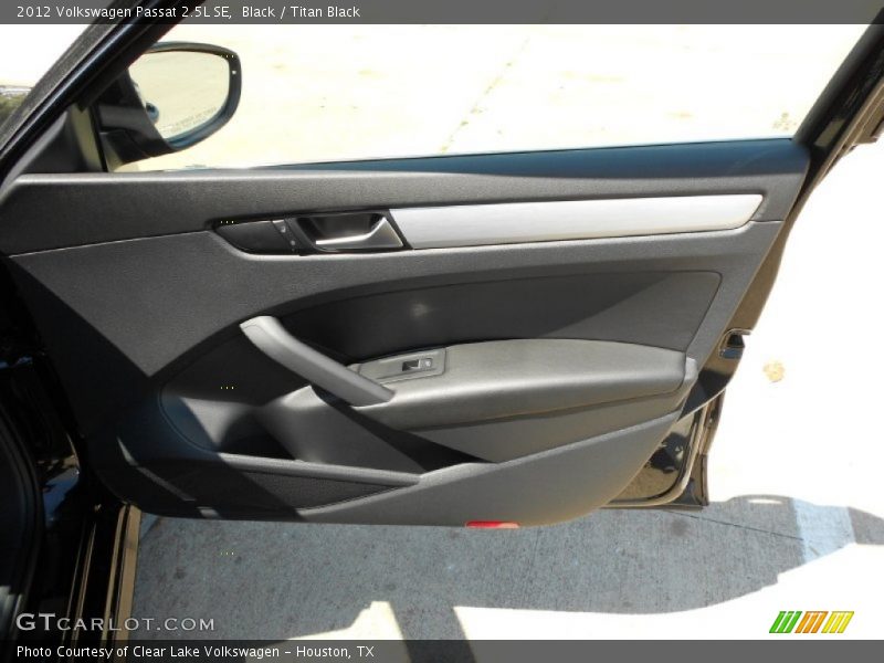 Black / Titan Black 2012 Volkswagen Passat 2.5L SE
