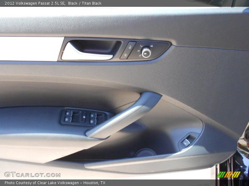 Black / Titan Black 2012 Volkswagen Passat 2.5L SE