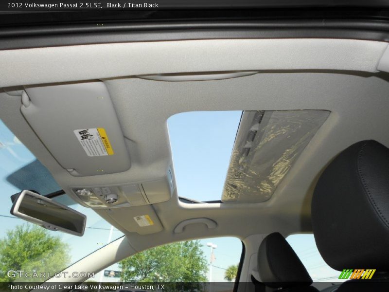Black / Titan Black 2012 Volkswagen Passat 2.5L SE