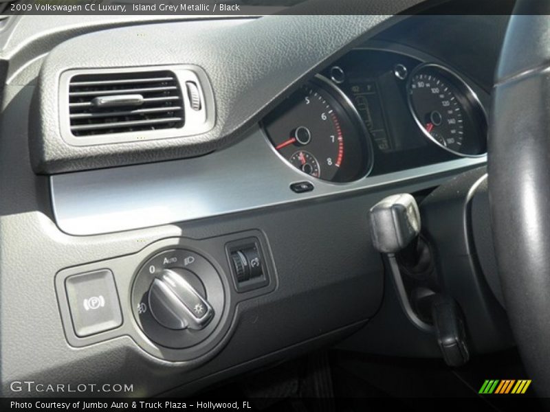 Island Grey Metallic / Black 2009 Volkswagen CC Luxury