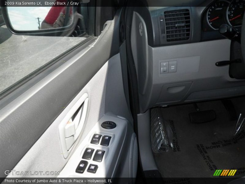 Ebony Black / Gray 2009 Kia Sorento LX